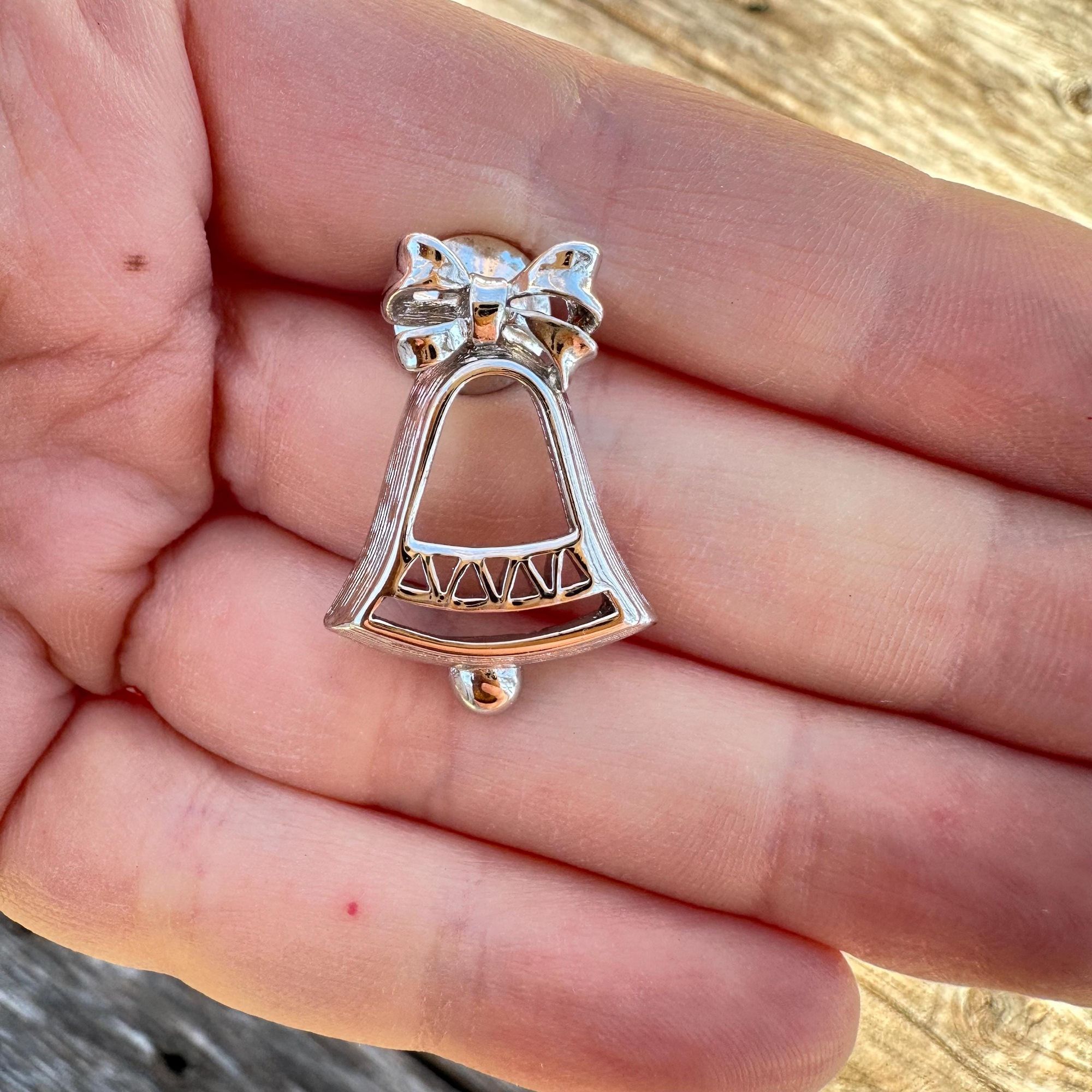 Vintage Jewelry Silver Tone Christmas Bell Brooch Pin